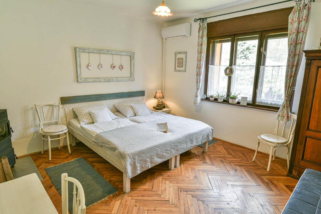Halhaza Vendeghaz Apartment Sirok Exterior photo