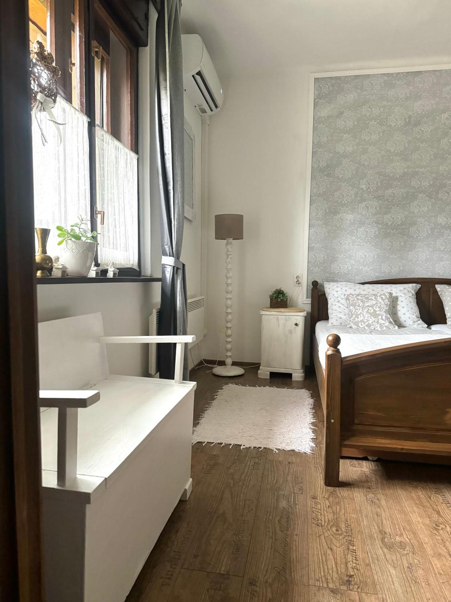 Halhaza Vendeghaz Apartment Sirok Exterior photo